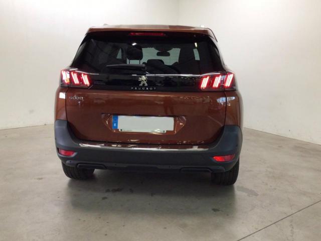 Peugeot 5008 image 8