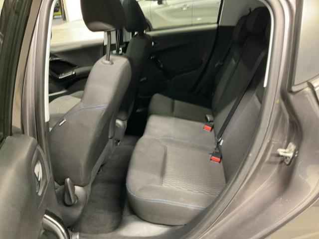 Peugeot 208 image 1