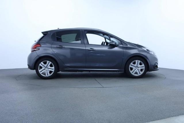 Peugeot 208 image 6