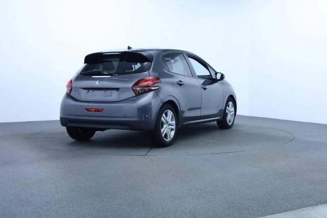Peugeot 208 image 5