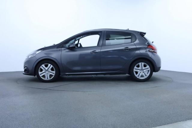 Peugeot 208 image 8