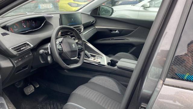 Peugeot 3008 image 2