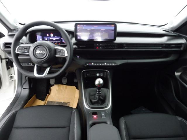 Jeep Avenger image 6