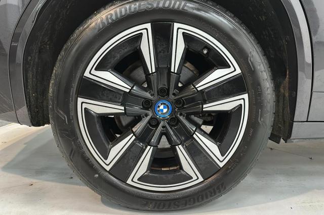 Bmw Ix3 image 4