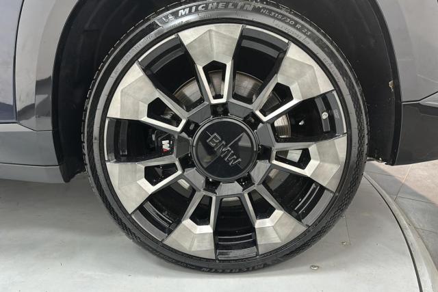 Bmw Xm image 4