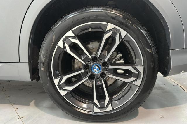 Bmw Ix2 image 4