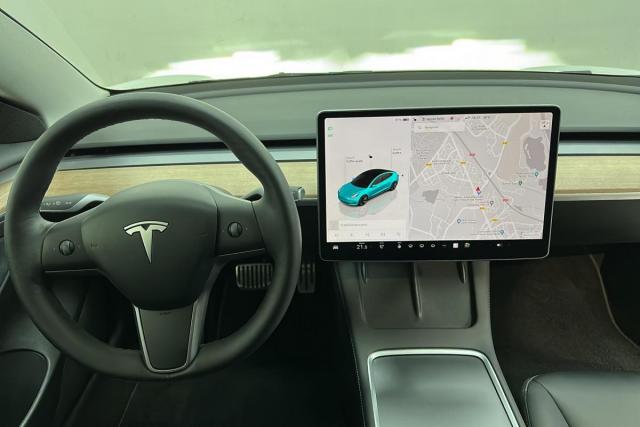 Tesla Model 3 image 4