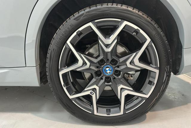 Bmw Ix2 image 5