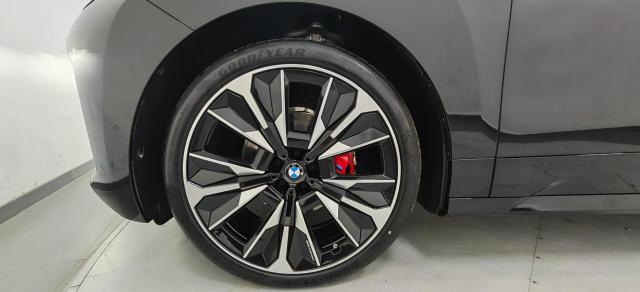 Bmw Ix image 8