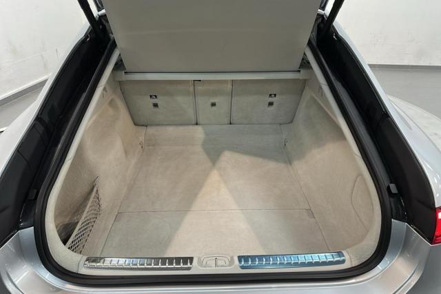 Mercedes Benz Eqs image 4