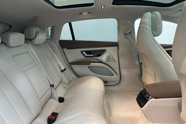 Mercedes Benz Eqs image 6