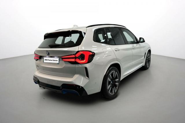 Bmw Ix3 image 9