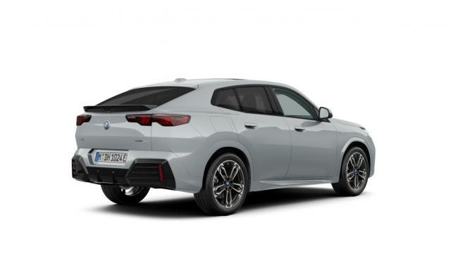 Bmw Ix2 image 2