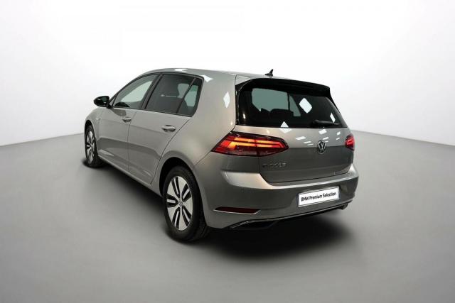 Volkswagen Golf image 6