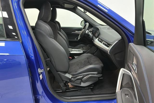 Bmw Ix1 image 8
