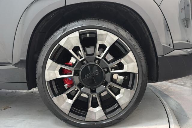 Bmw Xm image 5
