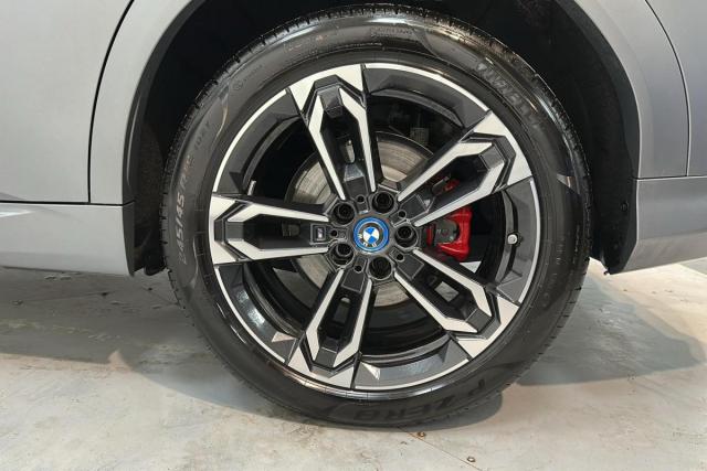 Bmw Ix2 image 3