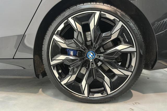 Bmw I5 image 7