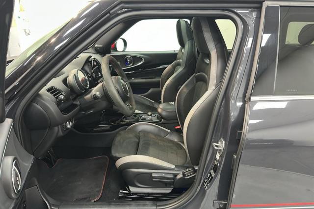 Mini Clubman image 2