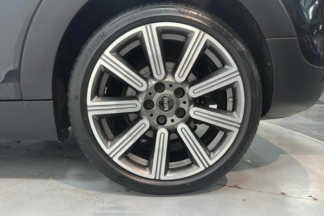 Mini Clubman image 3