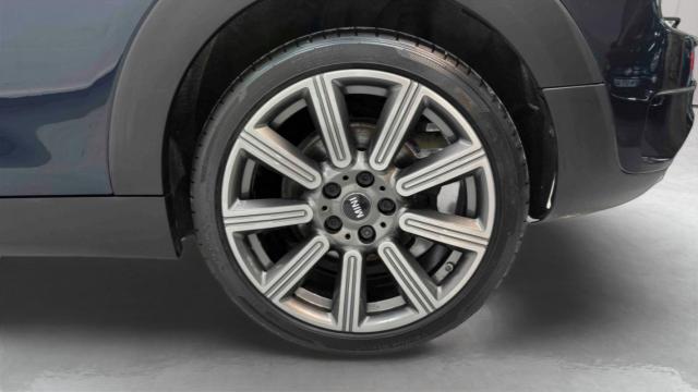 Mini Clubman image 3