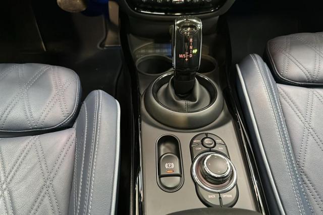 Mini Clubman image 4