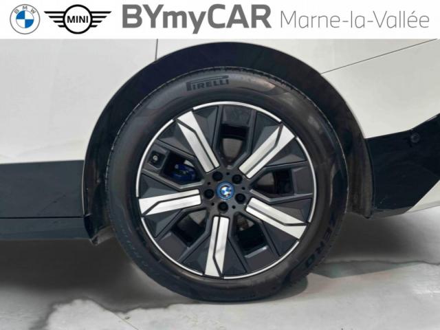 Bmw Ix image 9