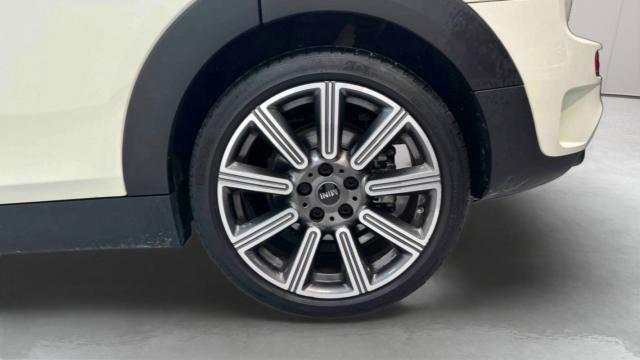 Mini Clubman image 6