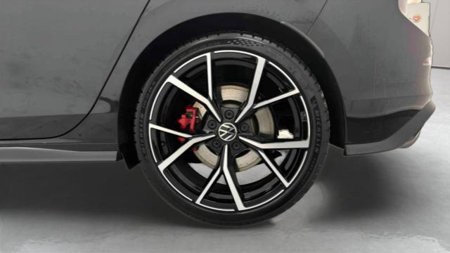 Volkswagen Golf image 7