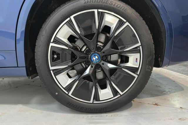 Bmw Ix3 image 8