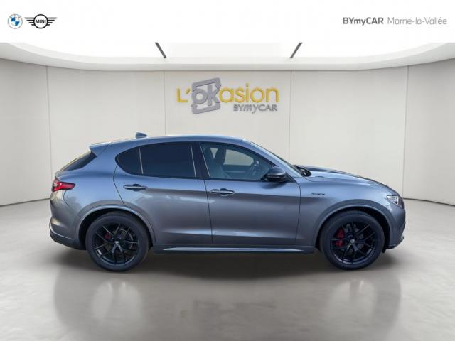 Alfa Romeo Stelvio image 6