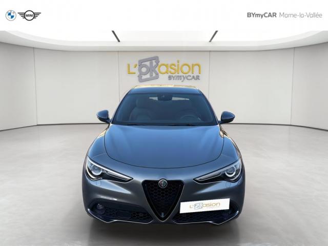 Alfa Romeo Stelvio image 2