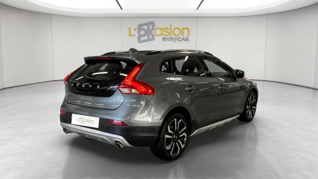 Volvo V40 Cross Country image 2