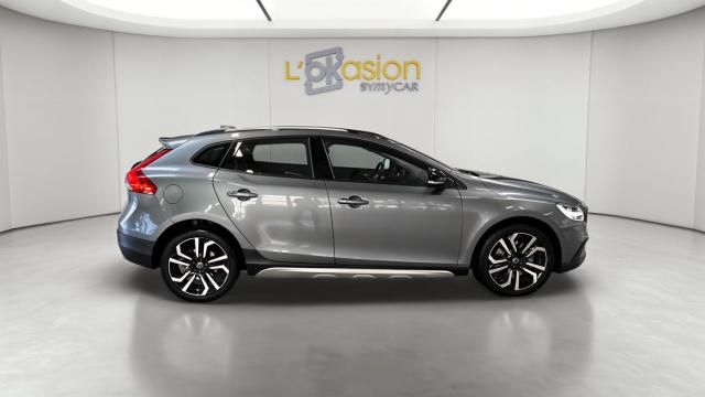 Volvo V40 Cross Country image 1
