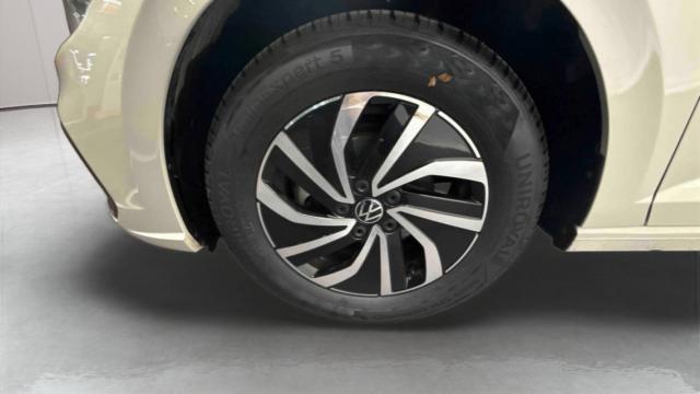 Volkswagen Polo image 8