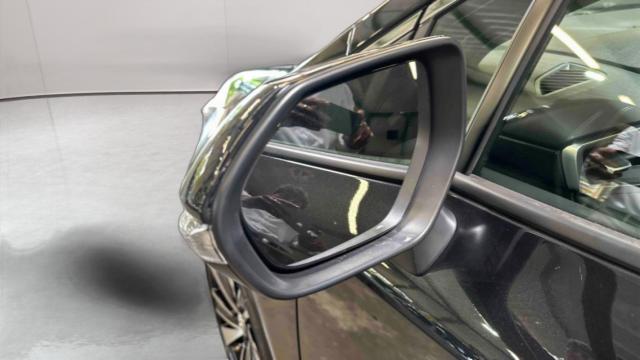 Toyota Corolla Touring Sports image 2