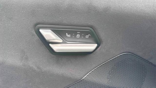 Bmw Ix3 image 6