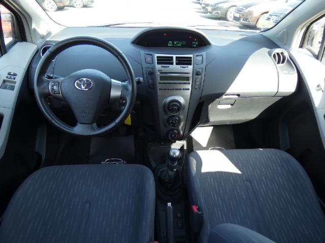 Toyota Yaris image 2
