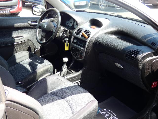 Peugeot 206 image 5