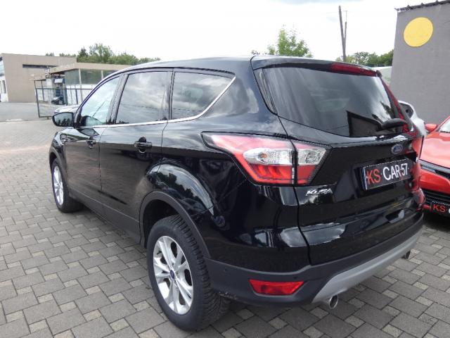 Ford Kuga image 9