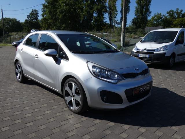 Kia Rio image 8