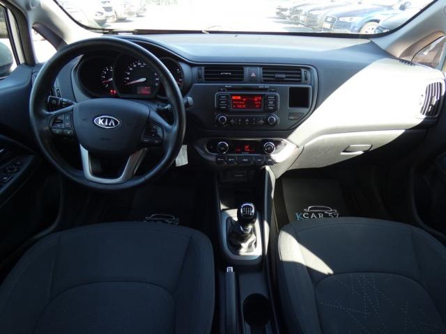 Kia Rio image 4
