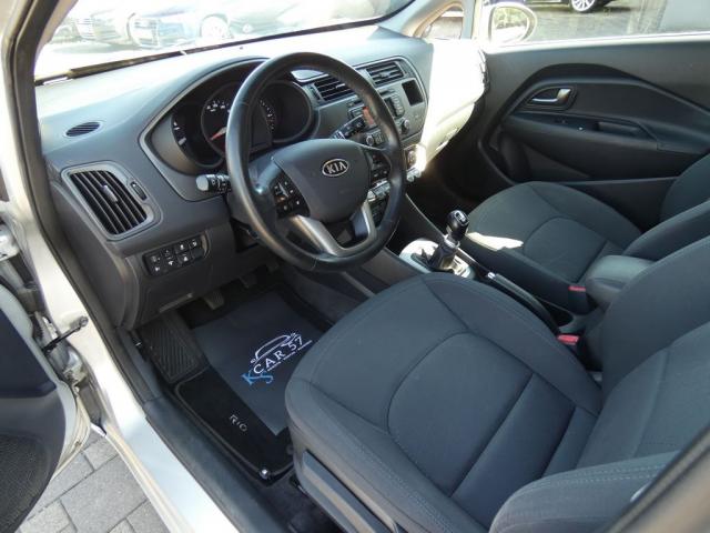 Kia Rio image 5