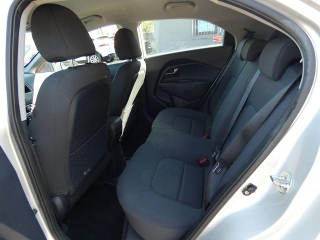 Kia Rio image 9