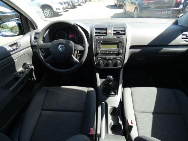 Volkswagen Golf image 9