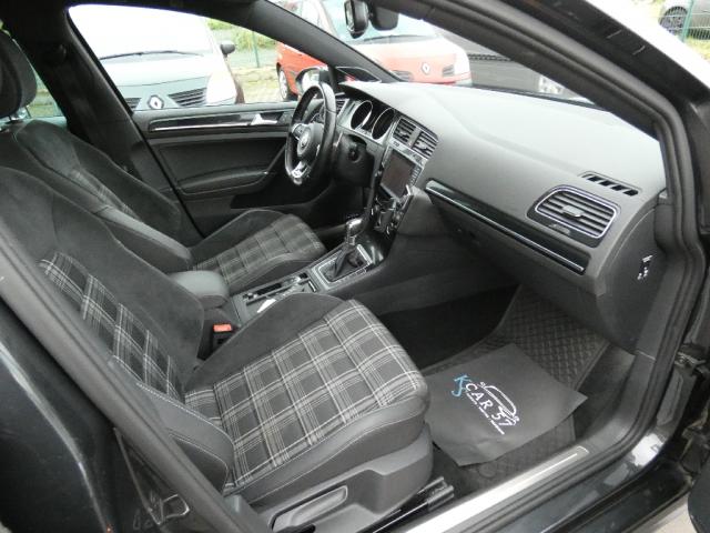 Volkswagen Golf image 9