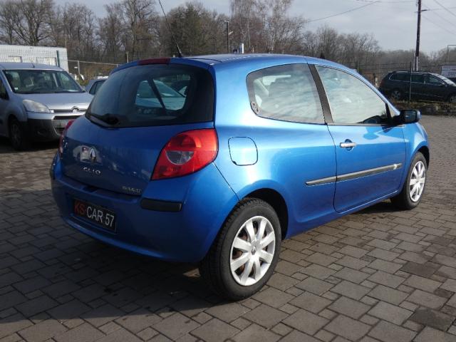 Renault Clio image 2