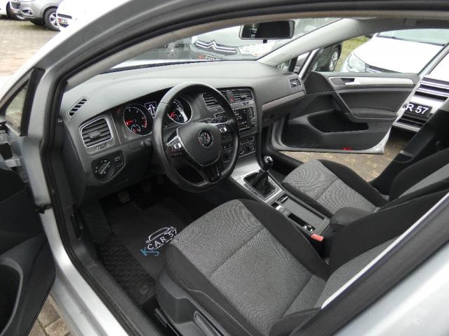 Volkswagen Golf image 9