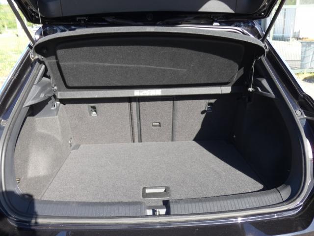 Volkswagen T-Roc image 8
