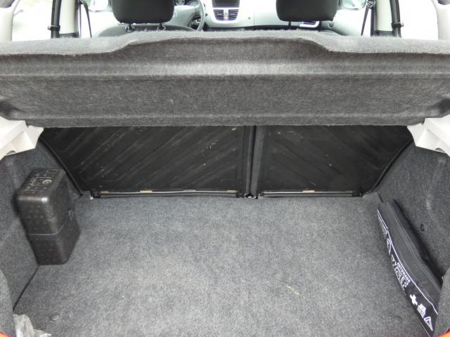 Peugeot 206+ image 9